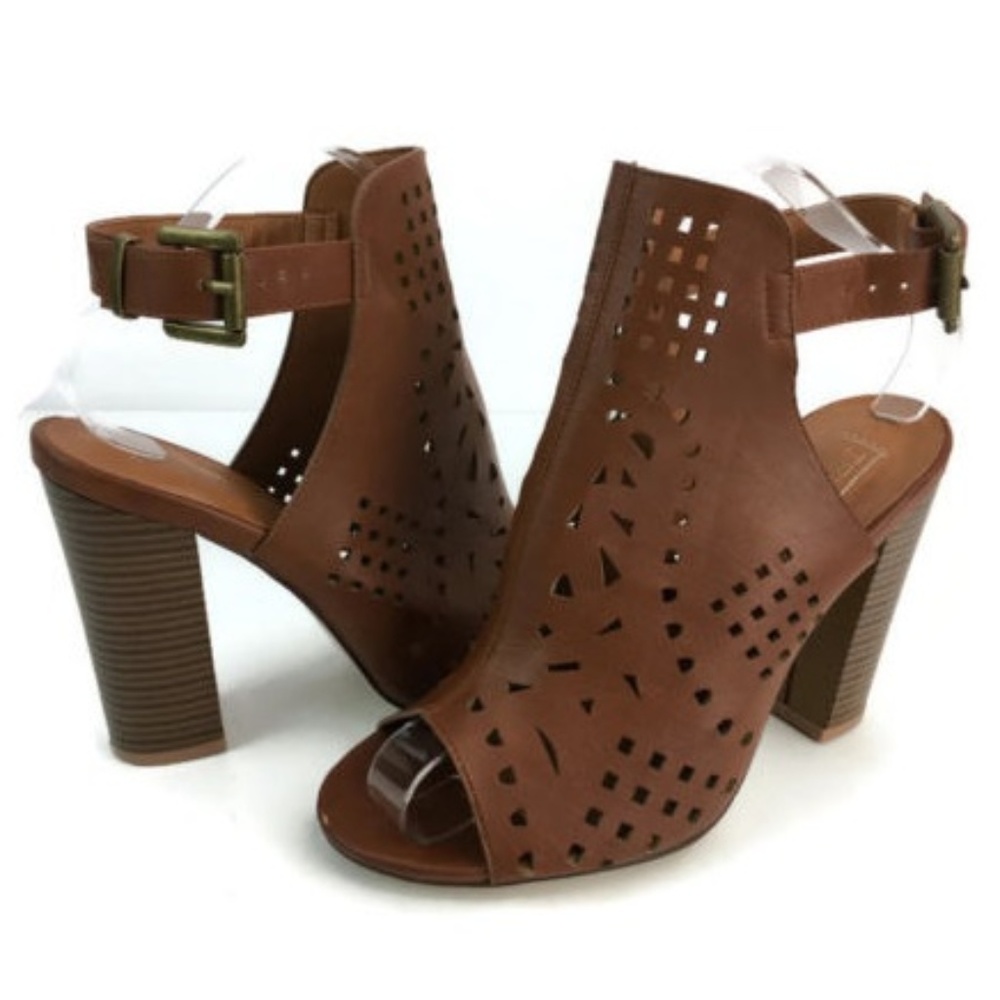 Truffle Collection Women's Brown Closed Sandals